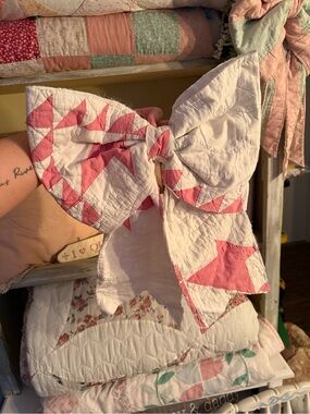 Pink and White Vintage Star Patchwork Bow Quilt Accent